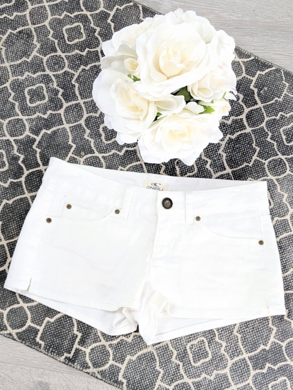 *O'NEILL White Denim Jeans Mini Shorts Sz 5
